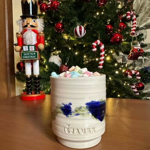 Rankų darbo keraminis puodelis „Išjausk“