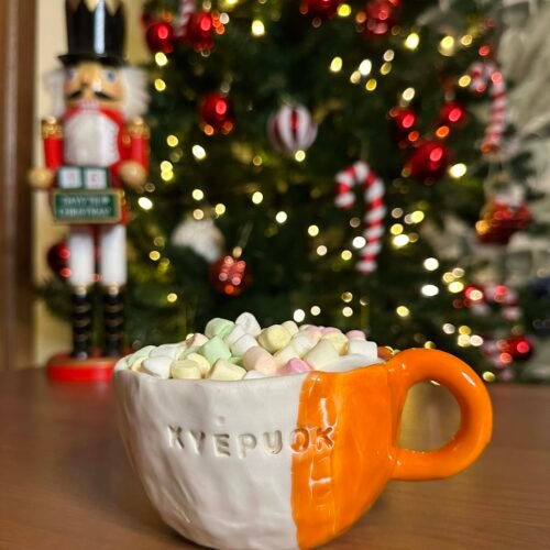 Rankų darbo keraminis puodelis „Kvėpuok“